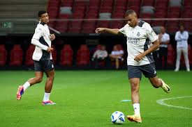 小瓦格纳35分魔术险胜76人 老鹰终结雄鹿7连胜.